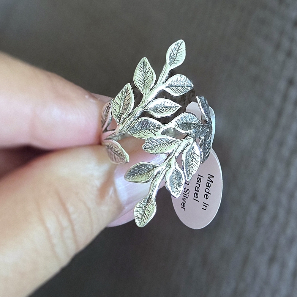 Noa Zuman Sterling Silver🤍 Twisted Bypass Olive🫒 Leaf🌿 Statement Ring💍 - Picture 2 of 16